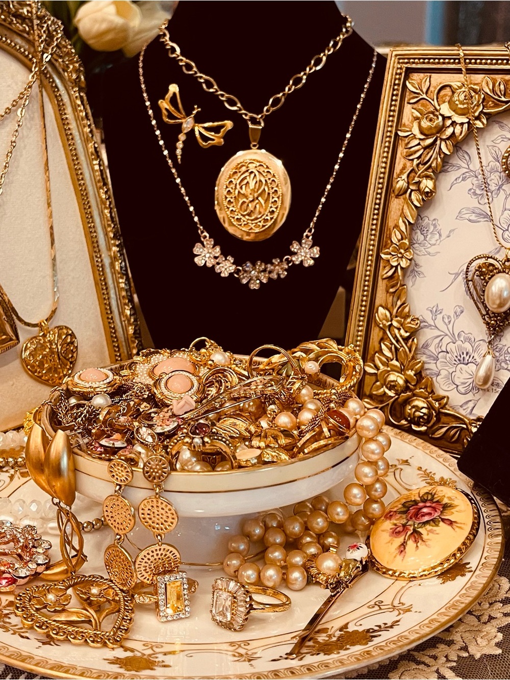 Avon Gold-Tone Multi-Piece Necklace & Jewelry Assortment